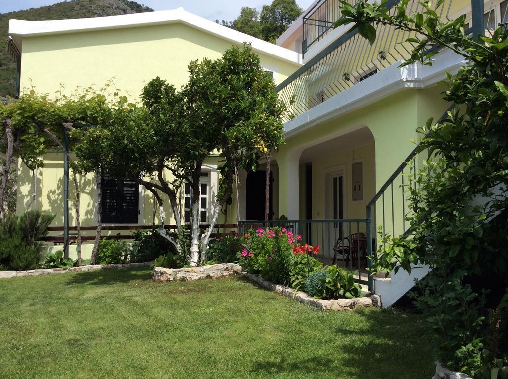 Apartments Simo Petrovac Kültér fotó